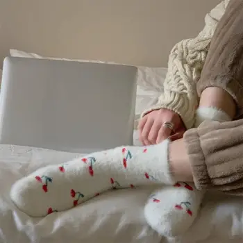 1 пара осень-зима женские носки плюшевые носки утолщенные имитация норки бархат мультфильм кролик вишня фрукты плюшевые носки